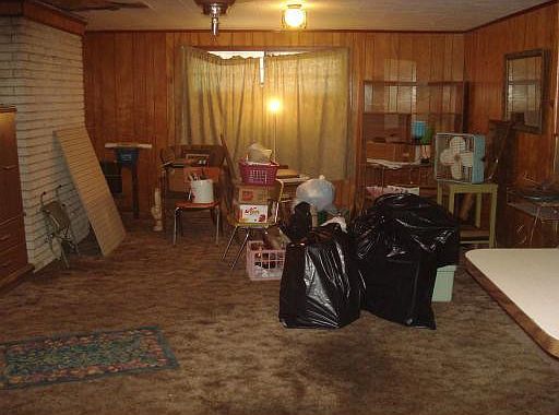 2nd image of 952 Pine St