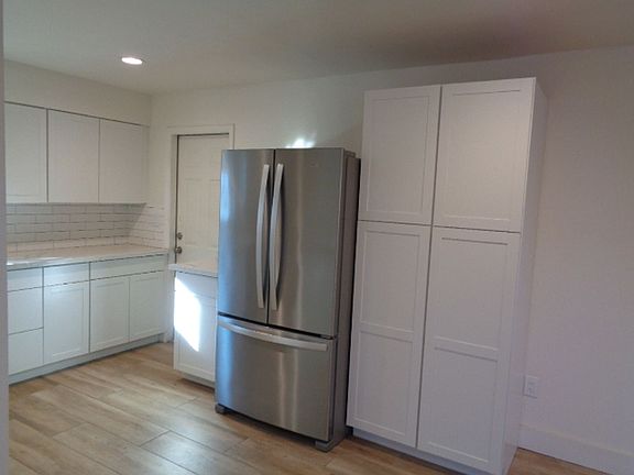 5th image of 4334 N 15th Ave APT C