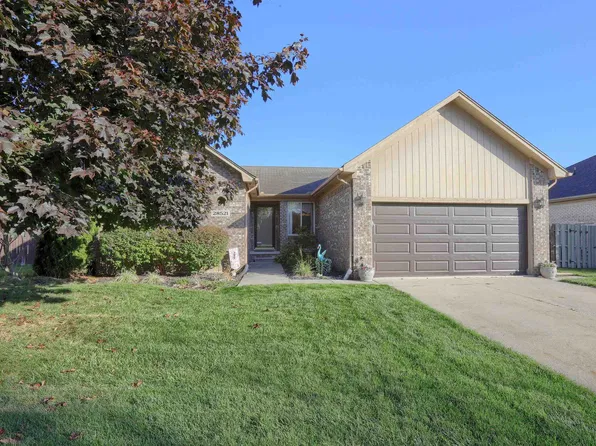 28521 Wales Dr, Chesterfield, MI 48047