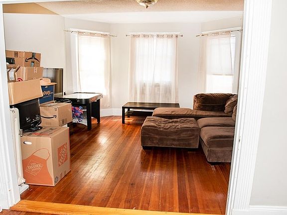 4th image of 3 Seafoam Ave #3