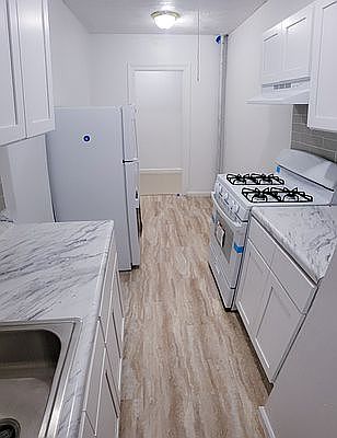 3rd image of 735 Walton Ave APT A10