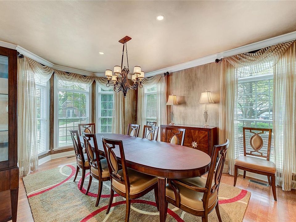 15 Old Belle Monte Rd, Chesterfield, MO 63017 Zillow
