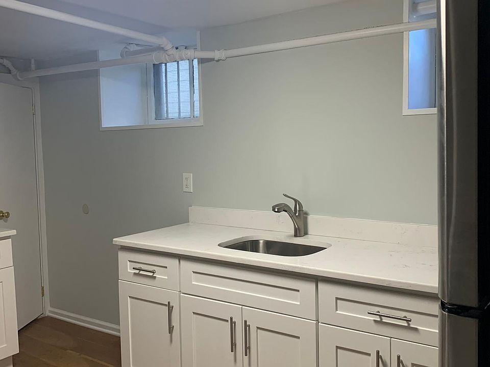 1st image of 1-120 Rich Ave #1