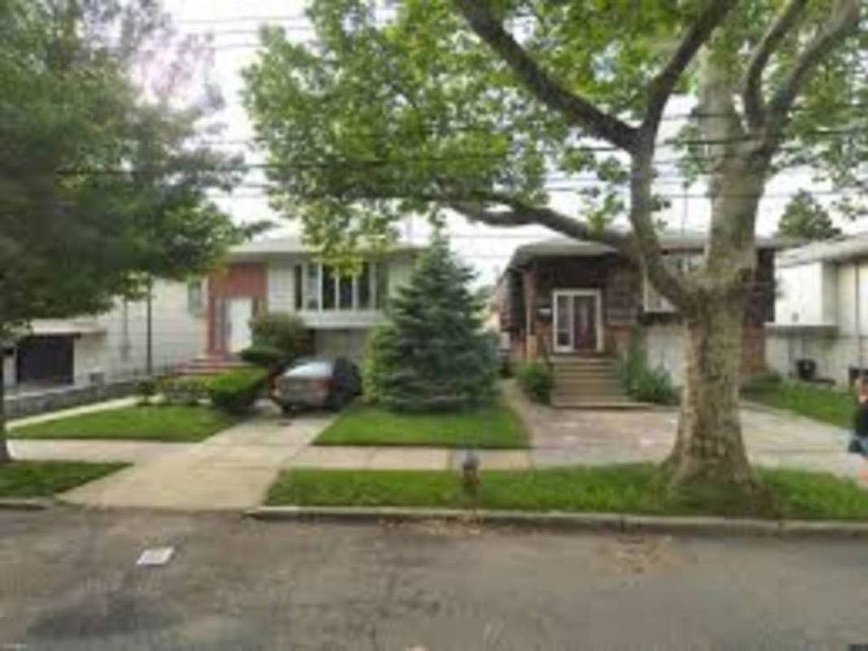 1st image of 2716 Whitman Dr