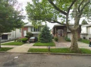 2716 Whitman Dr, Brooklyn, NY 11234