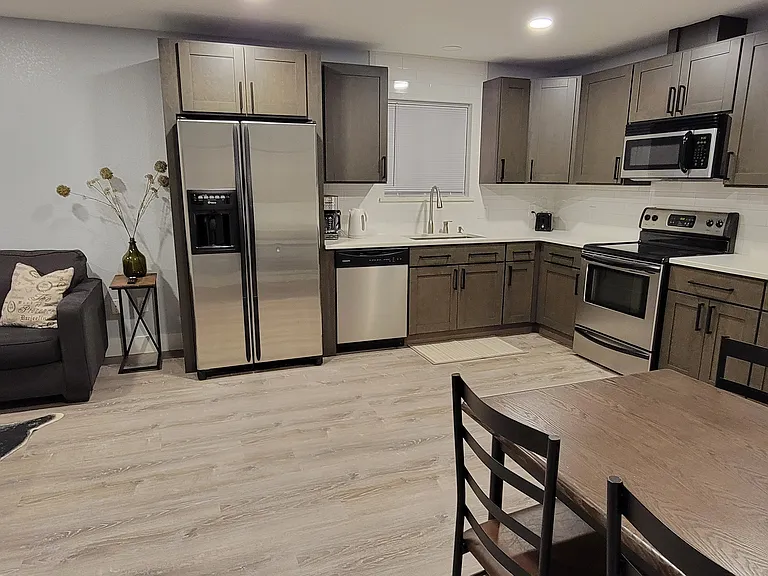615 E 9th Ave — Photo 5