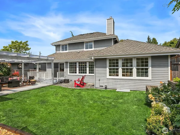 527 16th Avenue W, Kirkland, WA 98033