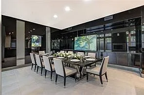 3 bed, 4.5 bath, 4000 sqft, $6,000 — Photo 2