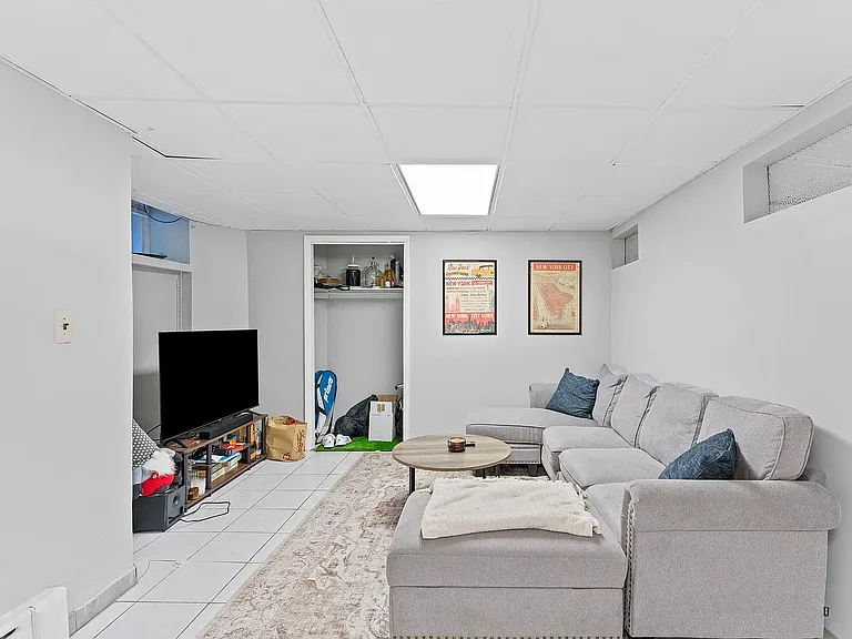 Liberty Pl — Photo 1