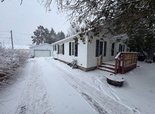 190 E Spruce St, Harrison, MI 48625