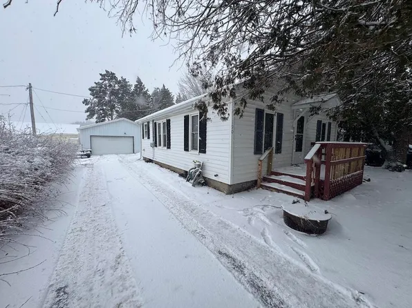 190 E Spruce St, Harrison, MI 48625