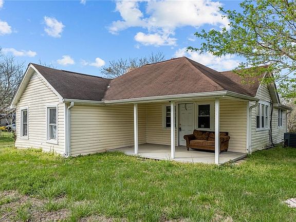 2nd image of 366 Brooks Rd