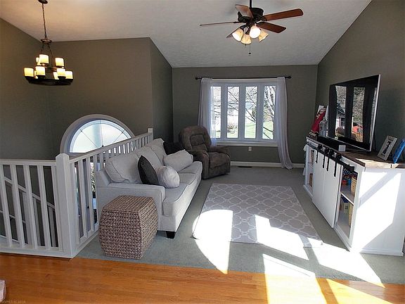 4th image of 535 Capital Via