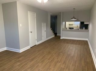 109 E River Point Dr, Destrehan, LA 70047