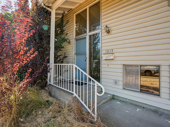 2nd image of 1815 NE Orchard Ave