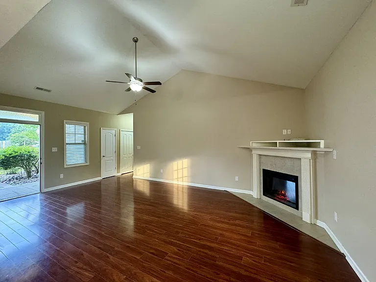 267 Boswell St — Photo 5