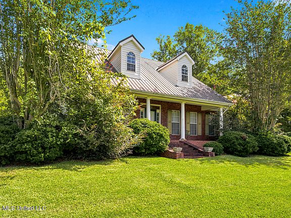3rd image of 1009 Kern Ln