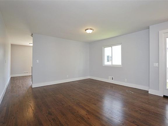 5th image of 312 Travis Ave