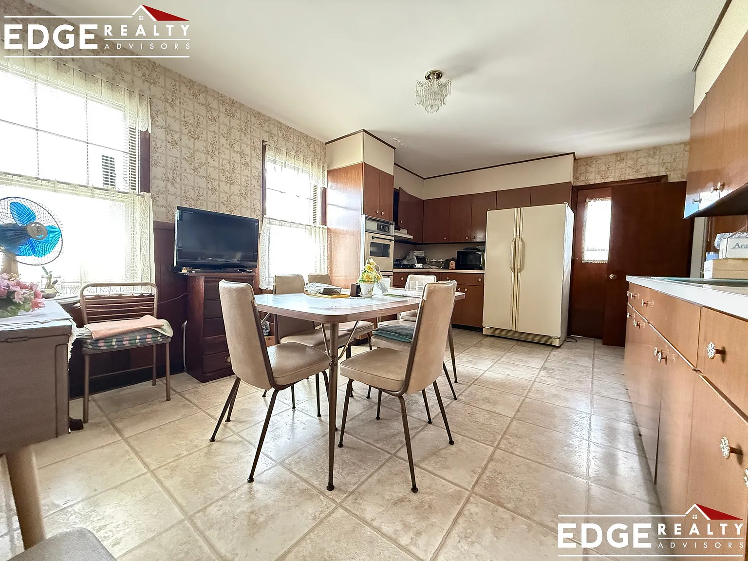3 bed, 1.0 bath, $3,500 — Photo 1