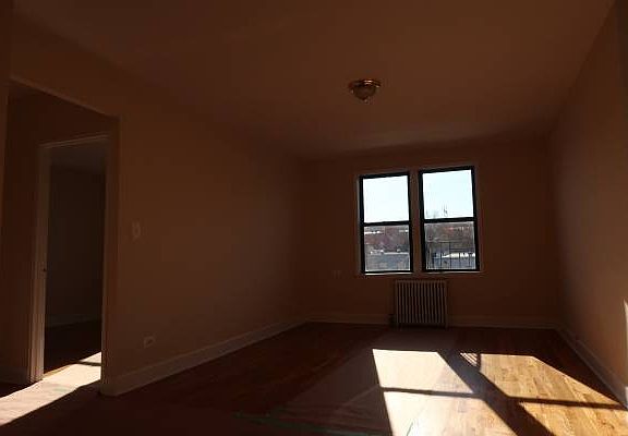 3rd image of 1822 21st Ave APT 3A
