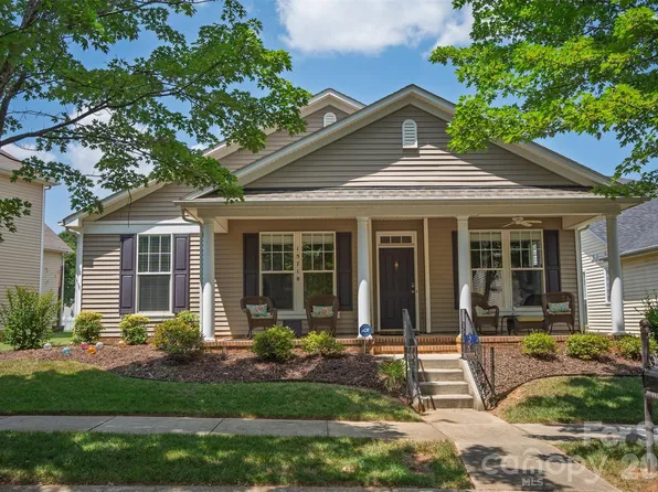15718 Seafield Ln, Huntersville, NC 28078