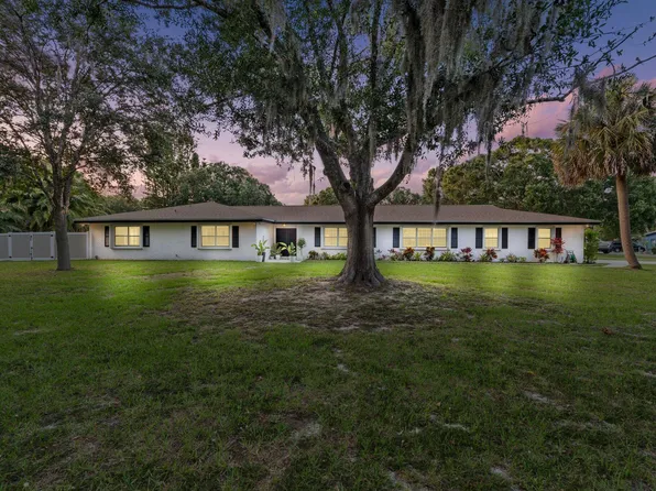 2900 Grove Drive, Fort Pierce, FL 34981