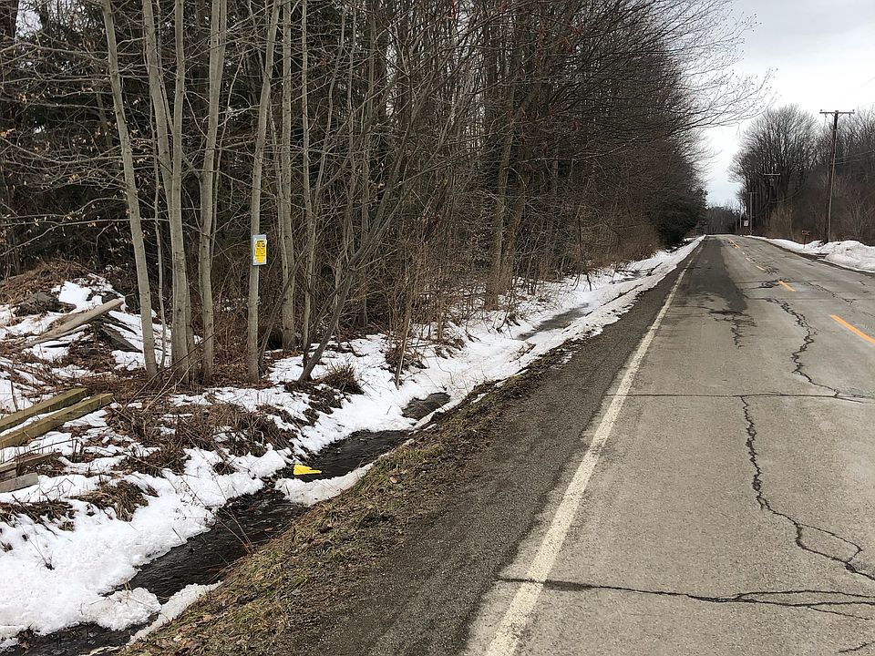 2nd image of 2045 Pontiac Rd
