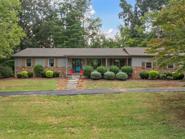 178 Drakesborough Dr, Bowling Green, KY 42103