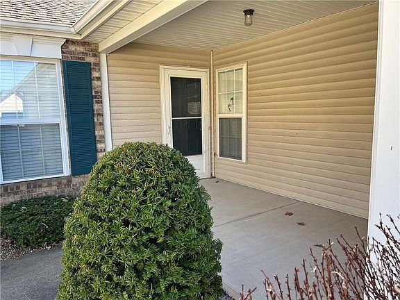3rd image of 11 Maier Cir