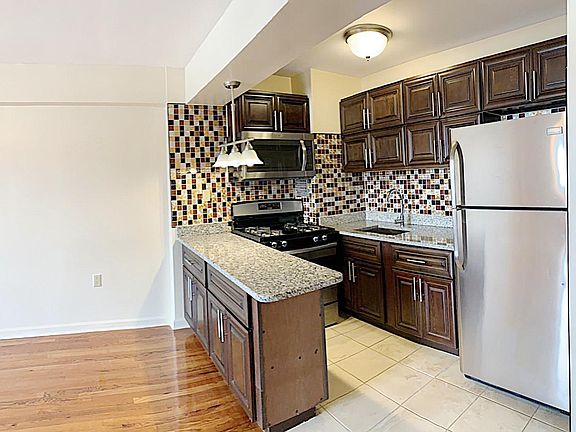 5th image of 8805 171st St #9hcfvntma