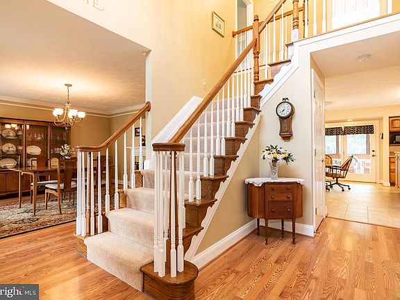 2nd image of 2307 Apricot Arbor Pl