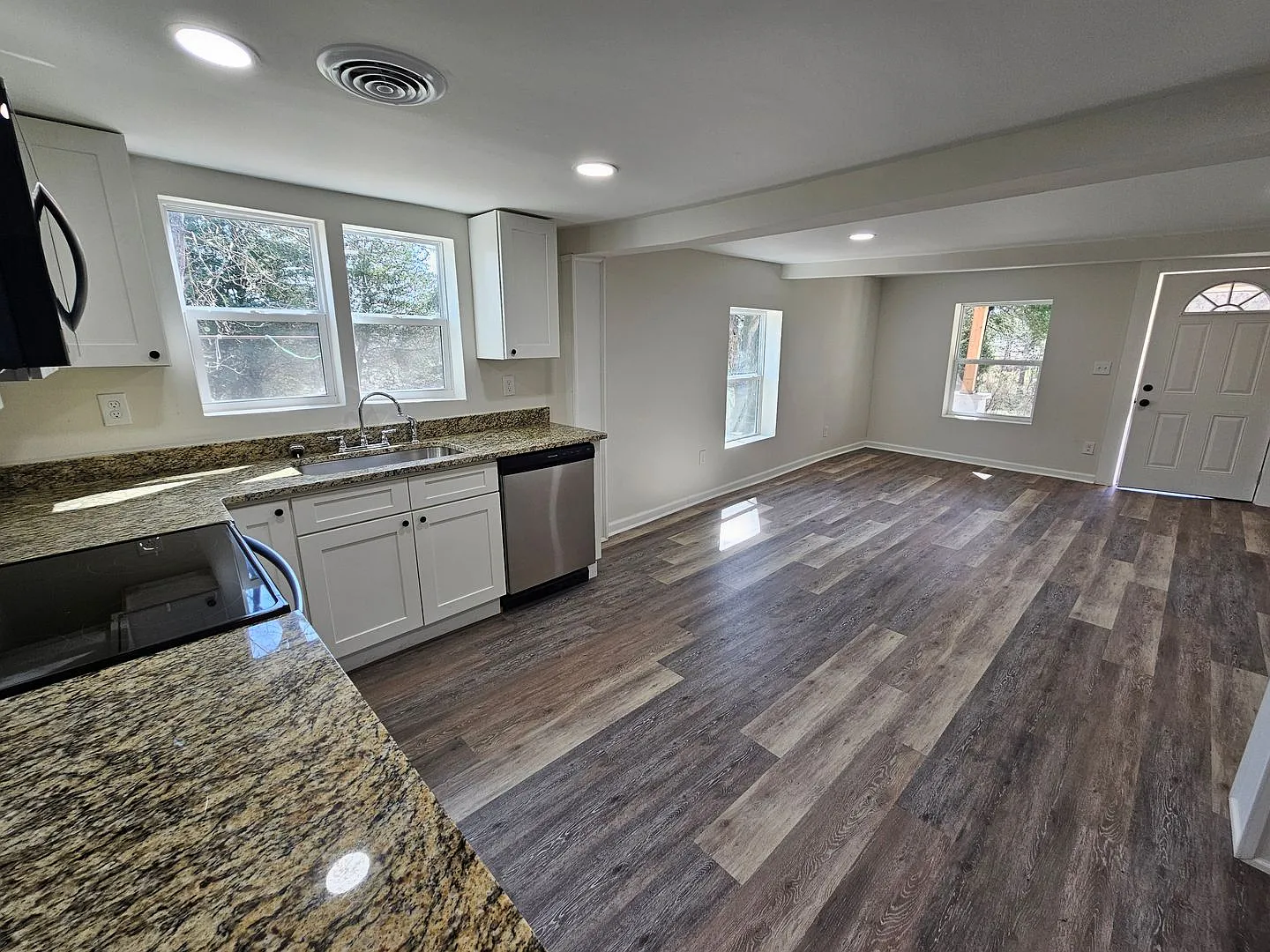 3-Bedroom 2 Bath, 2-story home ready for you to call home with move in special pricing! — Photo 4