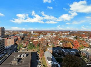 2150 Center Ave APT 19E, Fort Lee, NJ 07024