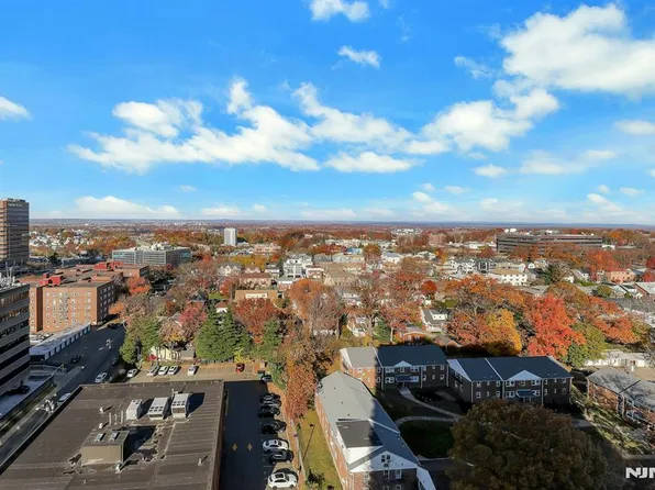 2150 Center Ave APT 19E, Fort Lee, NJ 07024