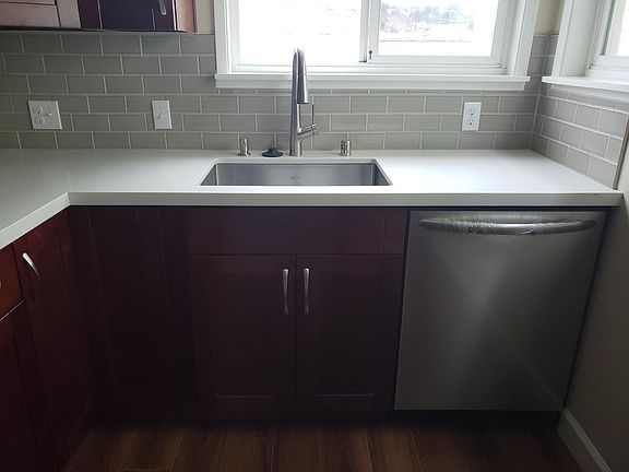 5th image of 461 Poplar Ave