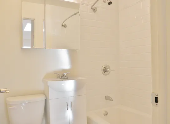 Rented by City Connections Realty | media 15