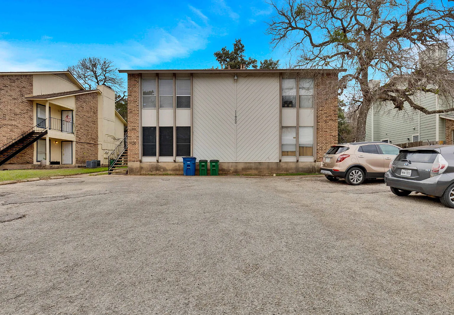 2 bed, 2.0 bath, 1004 sqft, $999 — Photo 1