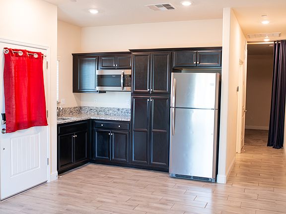 5th image of 2458 W Heather Ln