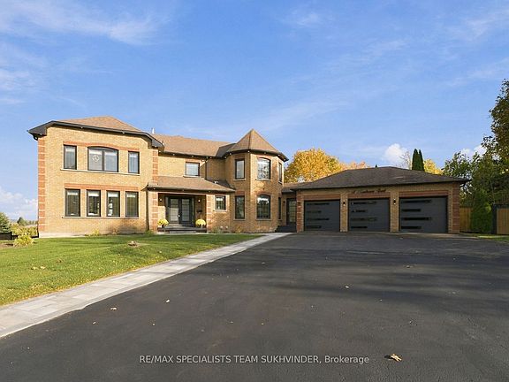 3rd image of 18 Hawthorne Rd