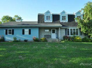 5944 Front St, Easton, PA 18040