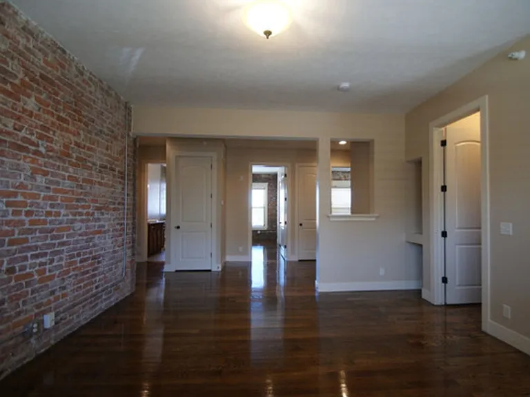 2934 Leavenworth St — Photo 46