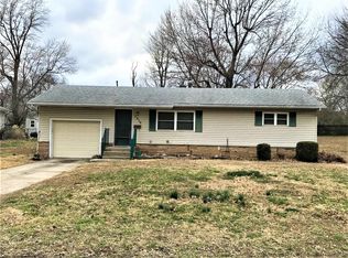 1310 6th St, Monett, MO 65708
