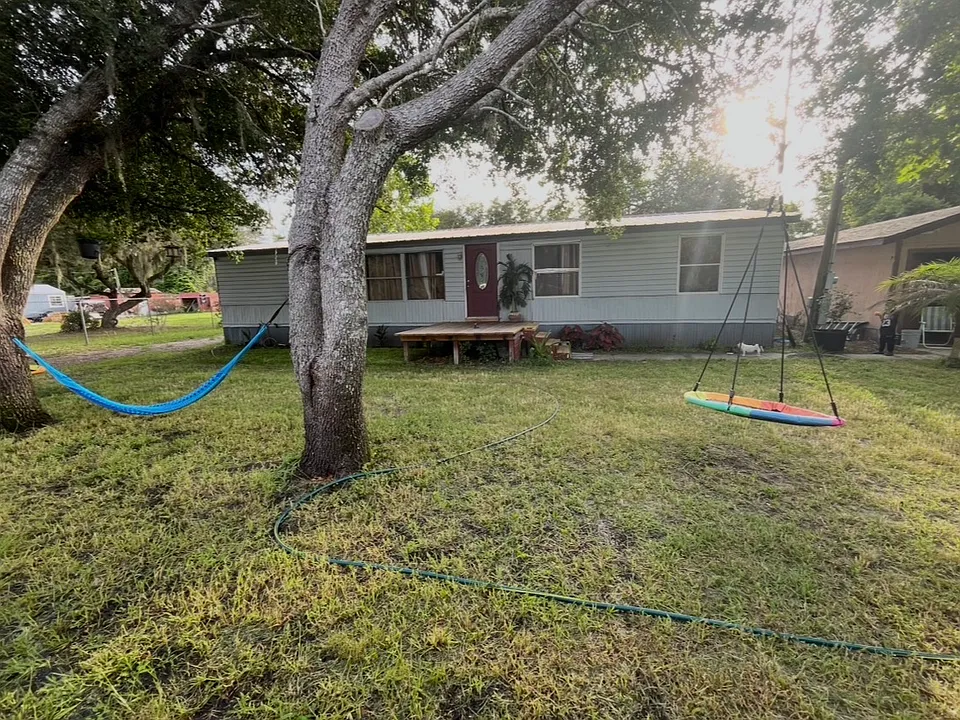 43723 Dixie Dr