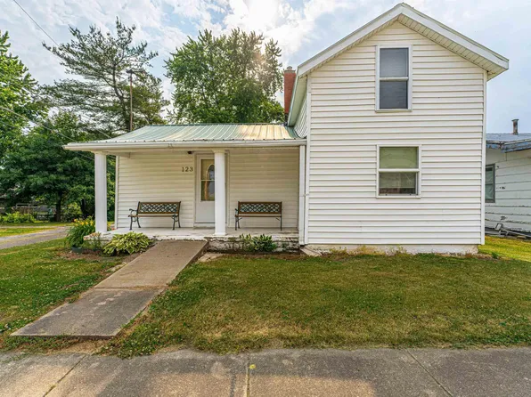 123 N Elm St, Lincoln, IL 62656