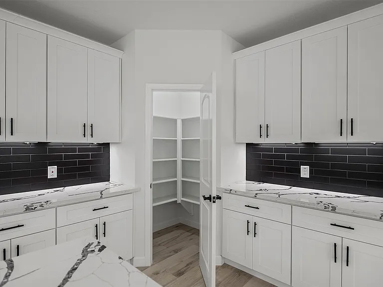 1078 Saint Clair St #B — Photo 11