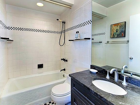 5th image of 140 Charles St APT 10D