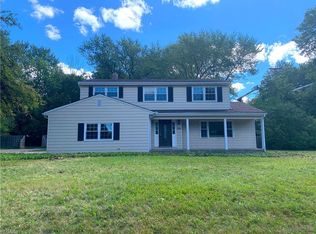 2745 Warrensville Center Rd, Shaker Heights, OH 44122