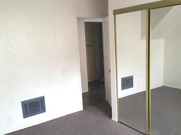 5th image of 3962 Haines St