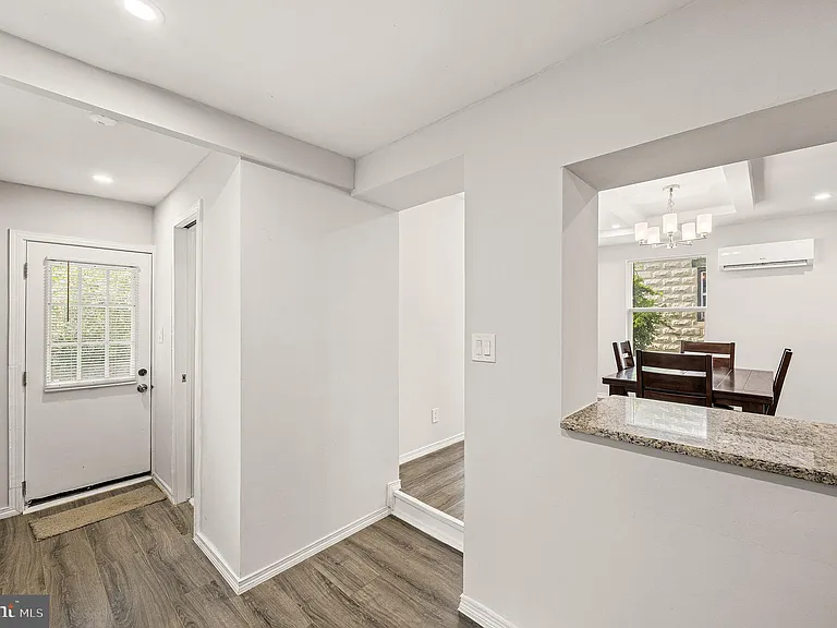 30 Keystone Ave — Photo 10