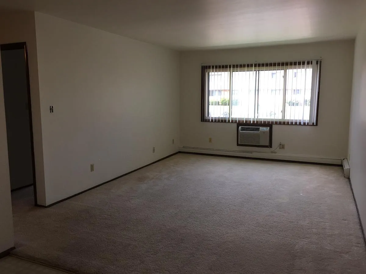 2 bed, $1,200 — Photo 4